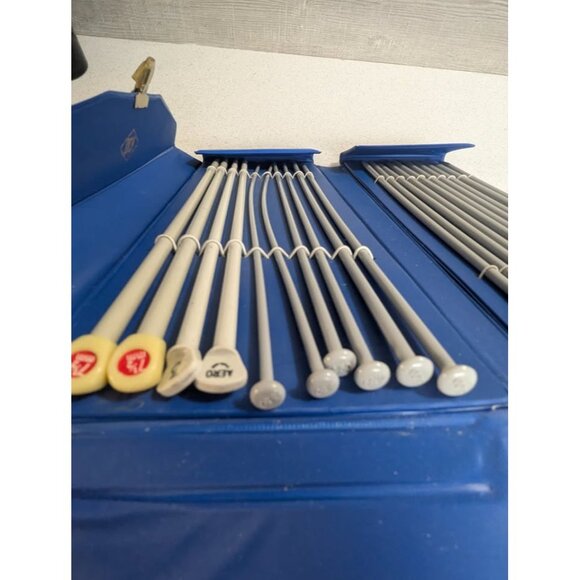 Large Lot of Knitting Needles - Picture 3 of 10